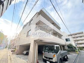 東京都渋谷区幡ヶ谷２ 4階建 築23年3ヶ月