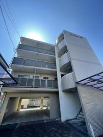 静岡県浜松市中央区佐藤３ 4階建 築27年8ヶ月