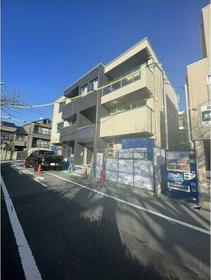 兵庫県西宮市甲子園六番町 3階建 