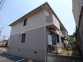 兵庫県川西市南花屋敷２ 2階建 築25年8ヶ月