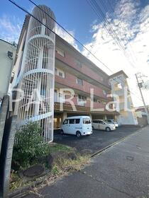 兵庫県姫路市広畑区本町１ 4階建