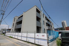 滋賀県米原市下多良１ 3階建 築2年9ヶ月