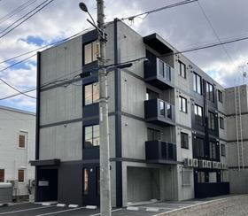 北海道札幌市豊平区平岸三条６ 4階建 築1年9ヶ月