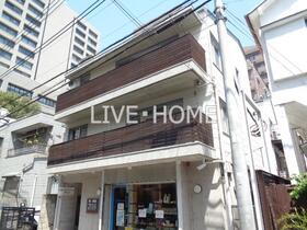 東京都杉並区荻窪４ 3階建
