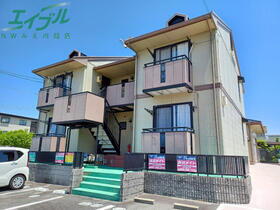 三重県四日市市松寺１ 2階建