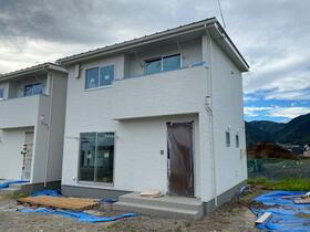 長野県上田市古里 2階建