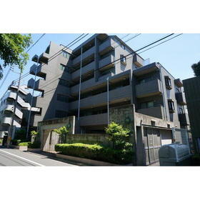 東京都世田谷区岡本１ 6階建