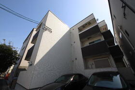 兵庫県尼崎市東大物町１ 3階建 築9年