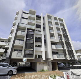 沖縄県那覇市真嘉比２ 賃貸マンション