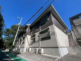 クロユリ（旧ファミーユ三木）