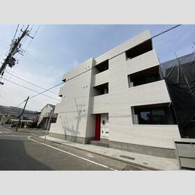 愛知県名古屋市港区港明１ 3階建 
