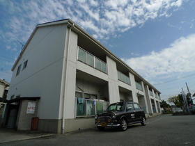 ファミーユ友沢弐番館 2階建