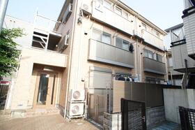 東京都新宿区百人町１ 3階建