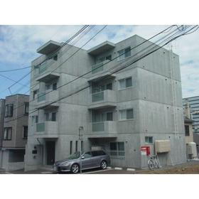 北海道札幌市西区琴似三条３ 4階建 築19年4ヶ月