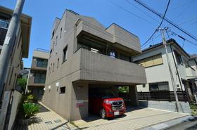 埼玉県さいたま市中央区下落合３ 3階建 築32年7ヶ月