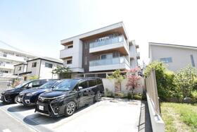 大阪府堺市西区上野芝町４ 3階建