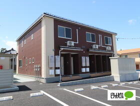 山形県山形市東青田２ 2階建 