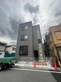 ＩＶＹ町屋 3階建