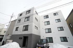 北海道札幌市中央区南八条西１５ 4階建 築7年5ヶ月