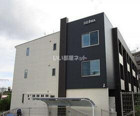 ラヴィアンローズ 3階建