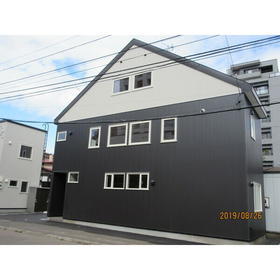 北海道札幌市中央区南三条西２６ 3階建 築4年11ヶ月
