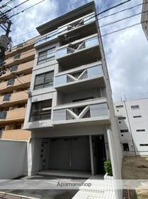広島県広島市中区本川町３ 5階建