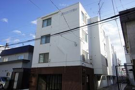 北海道札幌市白石区菊水三条２ 4階建 築41年9ヶ月