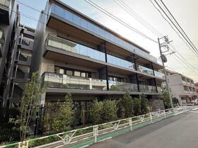 東京都渋谷区西原２ 6階建 築1年未満