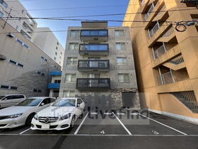 北海道札幌市豊平区豊平三条３ 5階建 築6年3ヶ月