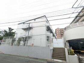 神奈川県川崎市宮前区小台２ 地上3階地下1階建 築34年7ヶ月