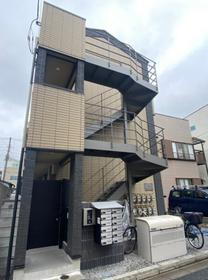 東京都荒川区南千住６ 3階建 築3年4ヶ月