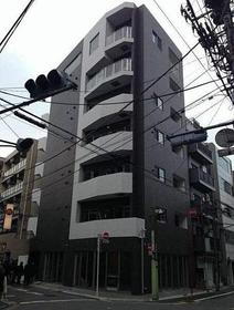 東京都目黒区鷹番３ 7階建 築10年4ヶ月