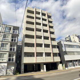 北海道札幌市豊平区豊平三条１ 8階建 築20年5ヶ月