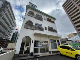 岡山県岡山市北区春日町 3階建