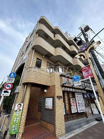 東京都板橋区南常盤台１ 4階建