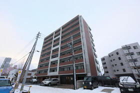 ラクラス札幌北７条 9階建