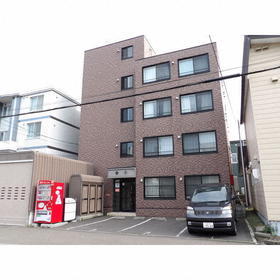 北海道札幌市東区北二十四条東１６ 4階建 築21年3ヶ月