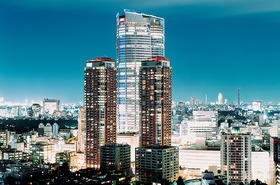 東京都港区六本木６ 地上43階地下2階建