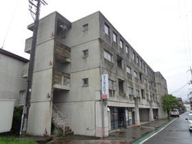 滋賀県甲賀市水口町三本柳 4階建