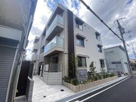 兵庫県尼崎市長洲本通３ 3階建 築2年3ヶ月