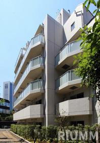 東京都新宿区西新宿４ 6階建 築9年2ヶ月