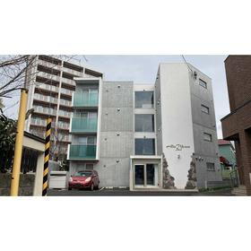 北海道札幌市中央区北十四条西１５ 4階建 築6年7ヶ月