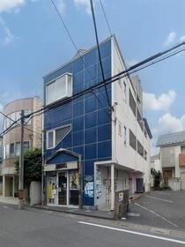 ラデヴィーナ日進 3階建