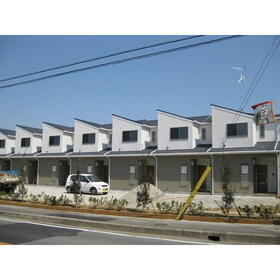 大阪府堺市西区山田３ 2階建 築13年8ヶ月