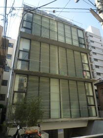 東京都港区南麻布１ 地上5階地下1階建