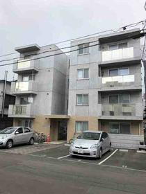 北海道札幌市中央区南十二条西１０ 4階建 築7年4ヶ月