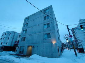 北海道札幌市北区北十五条西３ 5階建 築8年4ヶ月