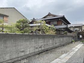 京都府京都市山科区西野山百々町 2階建