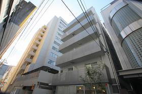 岡山県岡山市北区中山下１ 6階建