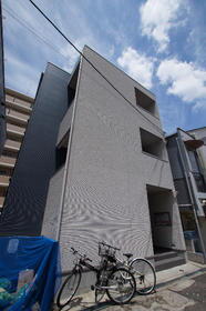 兵庫県尼崎市杭瀬本町２ 3階建 築6年9ヶ月